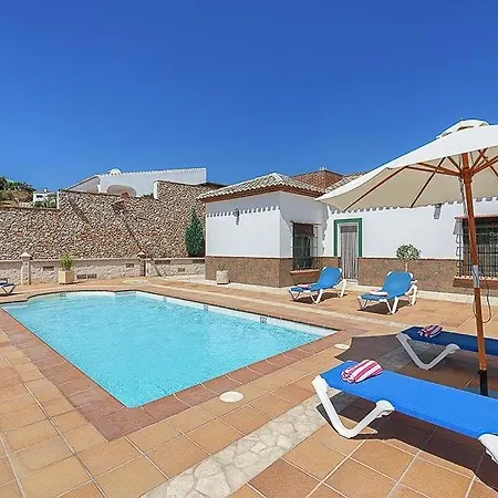 Sleeps 6 Pool Air Con Wifi