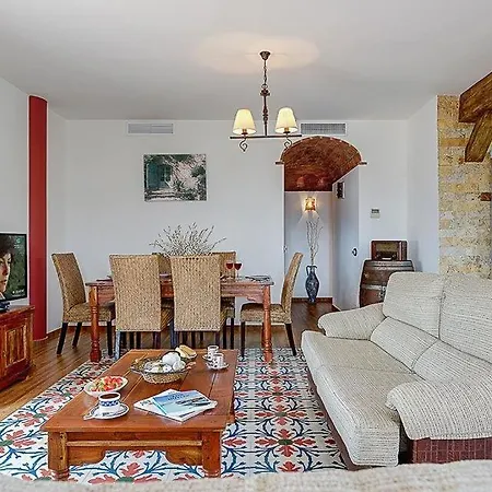 Sleeps 6 Pool Air Con Wifi *